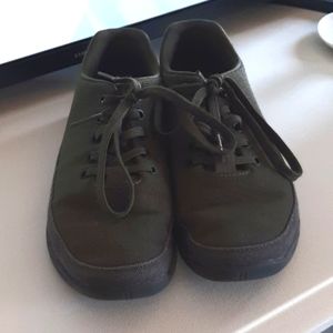 NoBull canvas trainor's